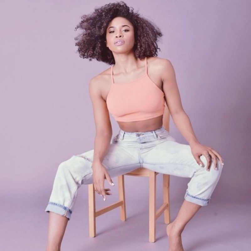 Adiana Ross - Red Wine