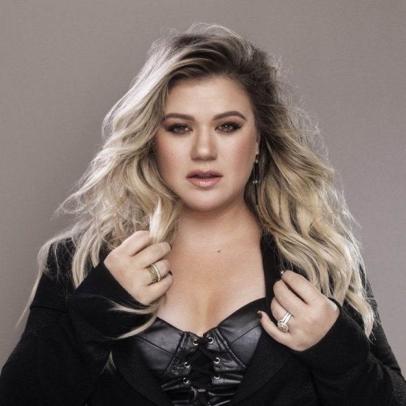 Kelly Clarkson Image